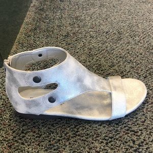Sliver/White Sandals